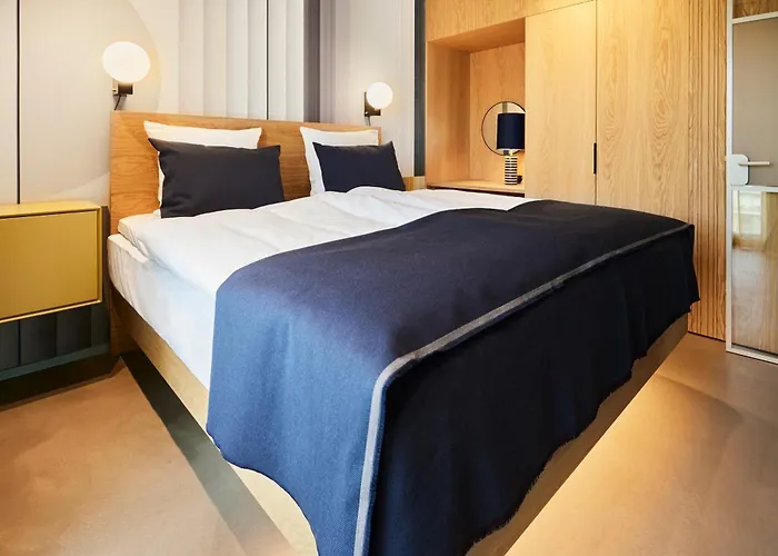 Kirk Suites